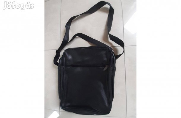 Fekete oldaltáska