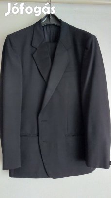 Fekete öltöny eladó