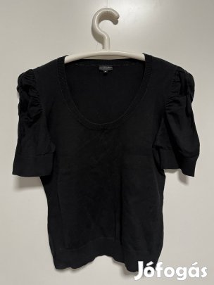 Fekete rövidujjú felső