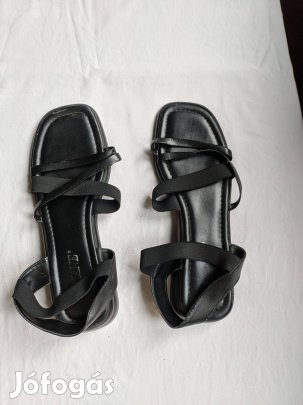 Fekete szandál