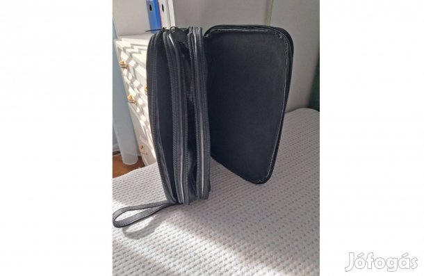 Fekete színű autóstáska eladó!