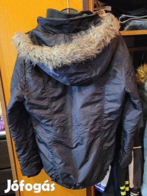 Fekete téli kabát