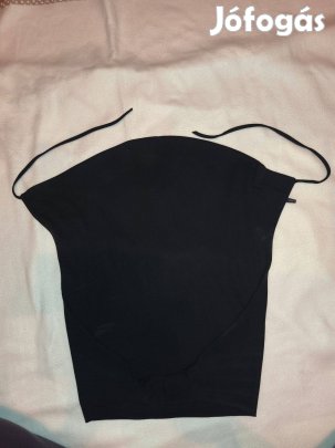 Fekete ujjatlan felső