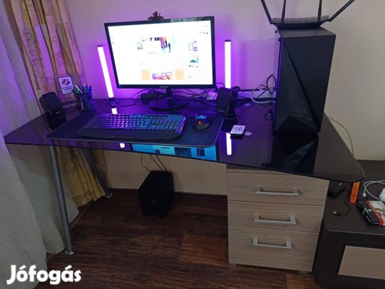 Fekete üveglapos, 3 fiókos íróasztal / számítógépasztal + ajándék szék