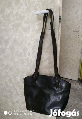Fekete valódi bőr táska hosszú fülekkel