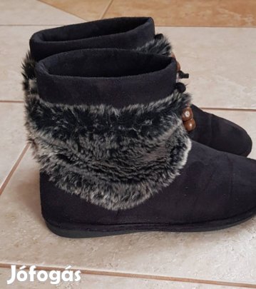 Fekete velúr bokacsizma eladó 