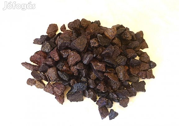 Fekete zúzott átmosott lávakő eladó, 0.5cm -1.5cm méretű