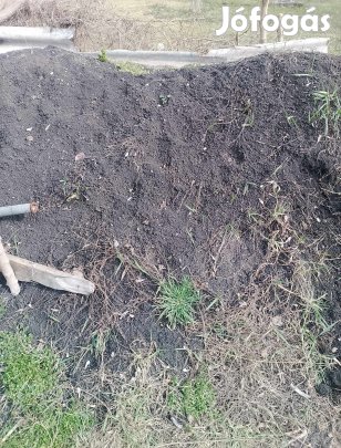 Feketeföld, termőföld, kertiföld Pétfürdőn.