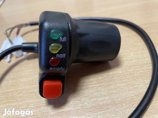 Fél markolatos gázkar párban töltés kijelzővel