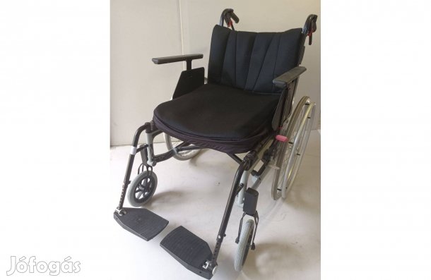 Félaktív kerekesszék