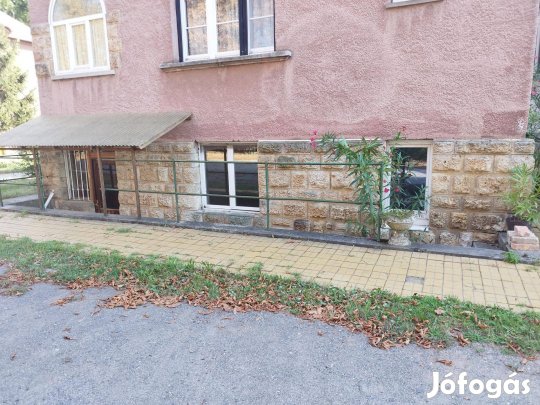 Félalagsori lakás eladó Szerencs zártkerti társasházban