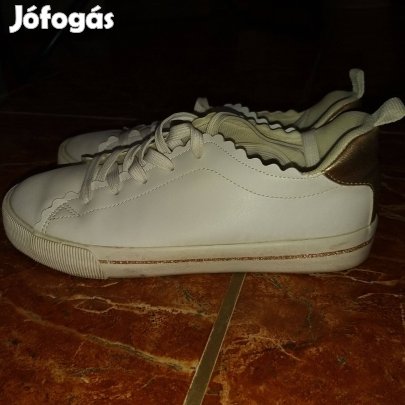 Félcipő eladó, 37-es méretben