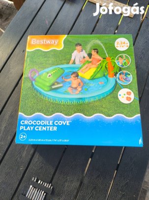 Felfűjható gyerekmedence ( crocodile play center )
