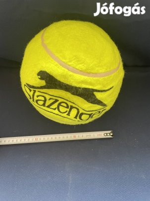 Felfújható óriás teniszlabda