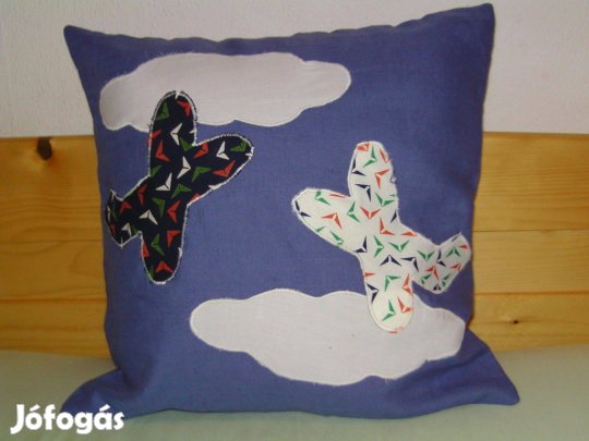 Felhős repülős patchwork párna