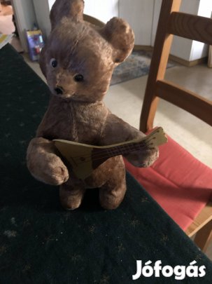 Felhúzható zenélő , dörmögő orosz játék mackó , gitározik!