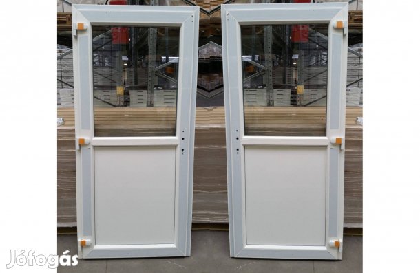 Félig üveges bejárati ajtó 98x208 cm- hőszigetelt- kültéri - új