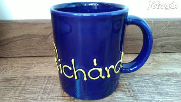 Feliratos és mintás bögrék