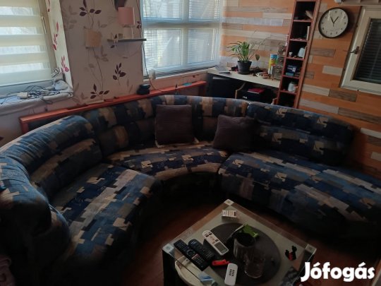 Félkör alakú sarokülő