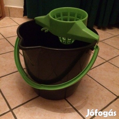 Felmosó Vödör + Csavarókosár fekete-zold 12 l