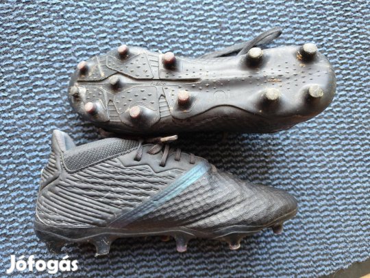 Felnőtt futballcipő