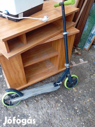 Felnött roller eladó