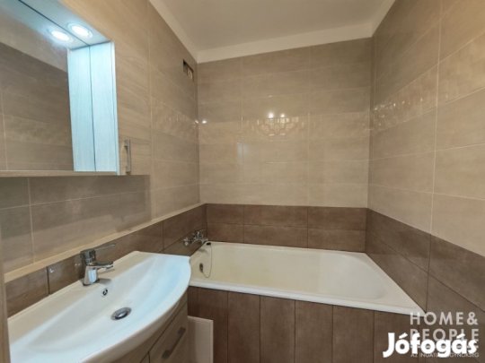 Felsővároson  felújított ,erkélyes lakás eladó - Szeged