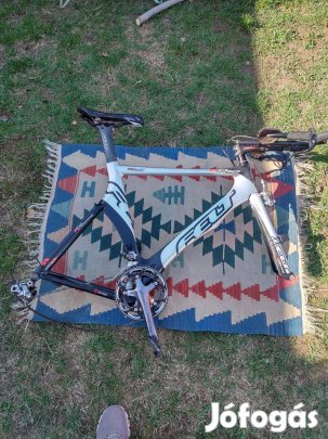 Felt B13 idö futam karbon