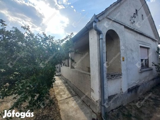 Felújítandó Parasztház