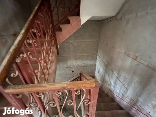 Felújítandó - Szeged Újszegeden 600 lakóingatlan 510 m2 telken eladó