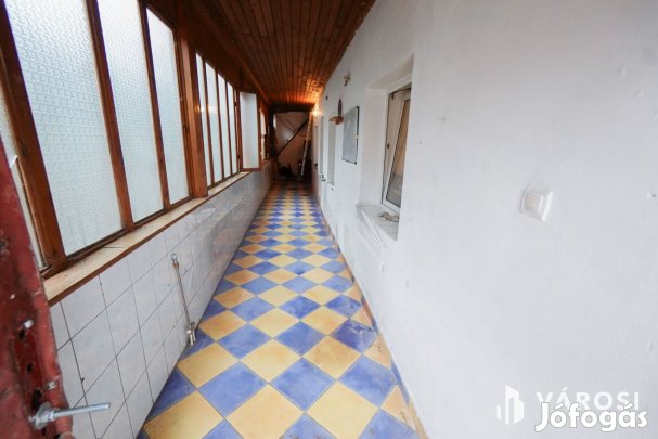 Felújítandó családi ház Tahitótfalu központi részén!