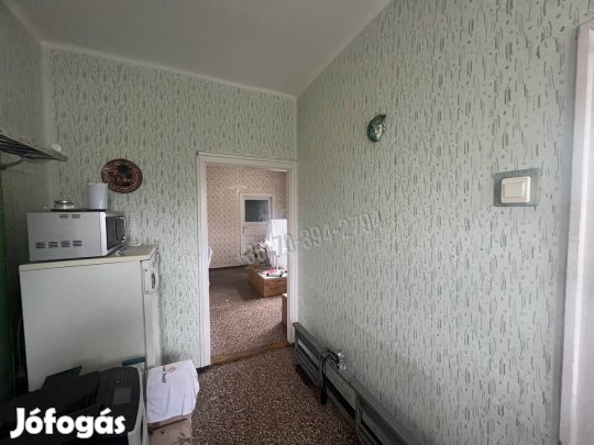 Felújítandó családi ház Tatabánya, Bánhida központi részén!