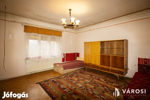 Felújítandó családi ház eladó Békésen