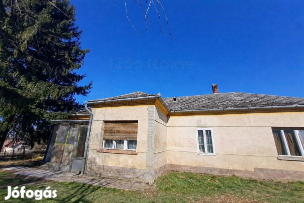 Felújítandó családi ház hatalmas telekkel Kerecsenyben