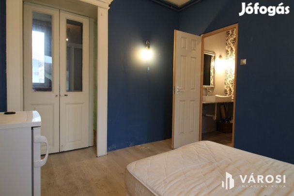 Felújítandó családiház - egy telek áráért Pomázon