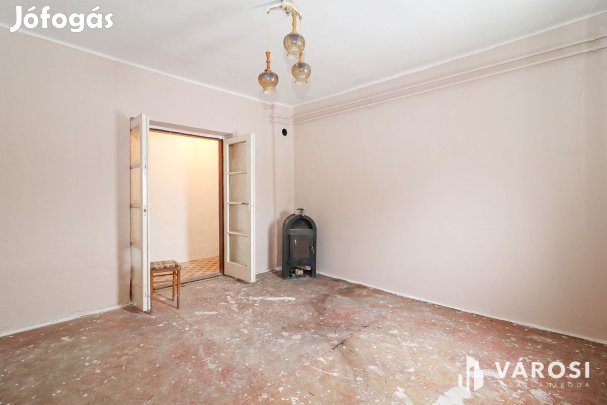 Felújítandó kádár kocka Gyomaendrődön