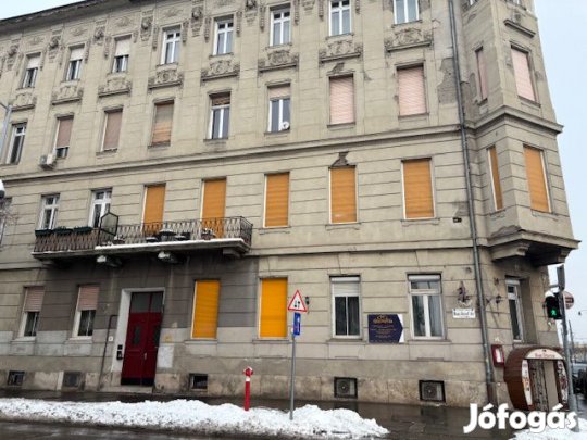 Felújítandó lakás eladó  a BEM TÉREN