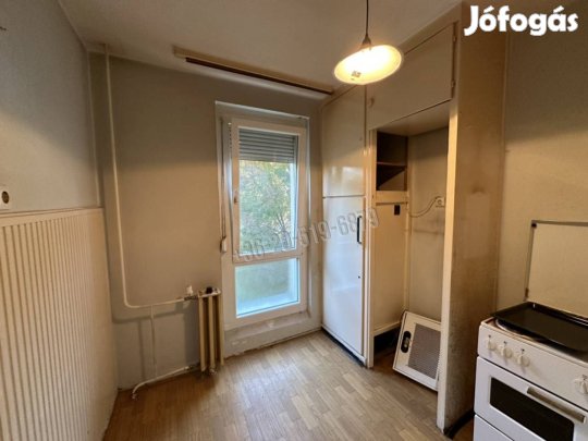 Felújítandó második emeleti lakás eladó