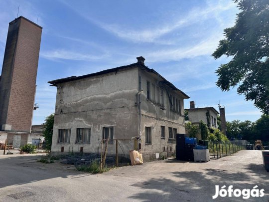 Felújítandó telephely 59 M. irányáron!