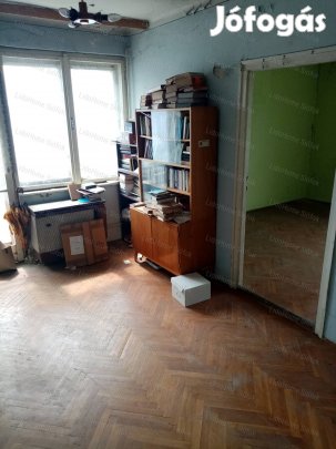 Felújításra váró lakás Siófok központjában