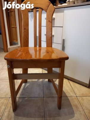 Felújítást igényel Tömör fa asztal és 6 szék 