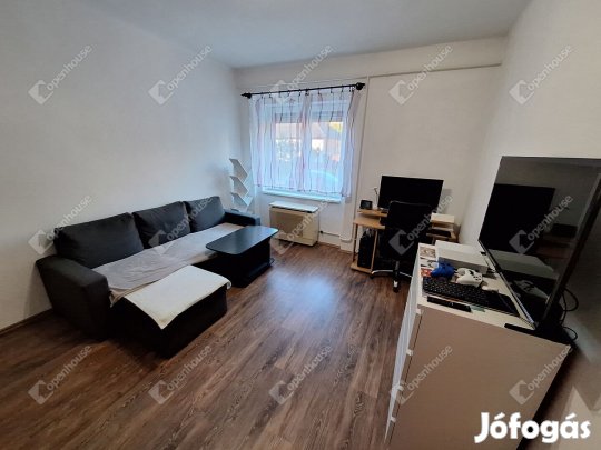 Felújított 52m2-es földszinti tégla lakás eladó a Kilián-Északon