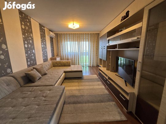 Felújított 66 nm-es lakás Újkertben eladó