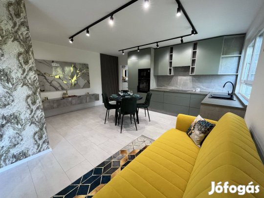 Felújított 72 nm-es 3 szobás szép lakás eladó