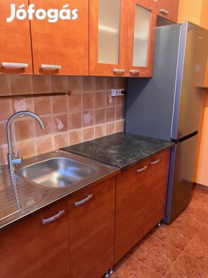 Felújított  2 szobás, erkélyes lakás Tatabányán eladó!