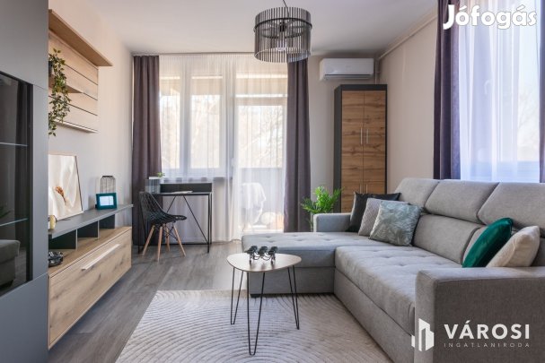 Felújított, belvárosi, azonnal költözhető