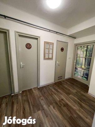 Felújított, erkélyes 2+1 szobás tégla lakás eladó Tapolcán a Balaton