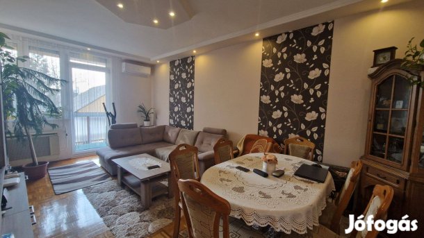 Felújított, erkélyes lakás eladó Nyíregyházán Érkert