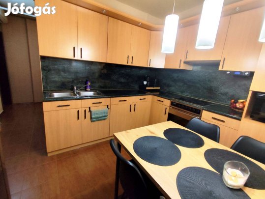 Felújított, erkélyes lakás eladó Nyíregyházán, Örökösföldön!