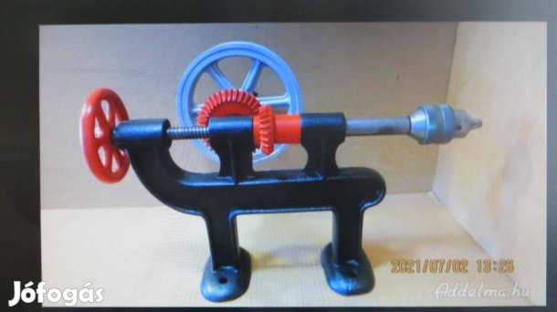 Felújított, hibátlan állapotú kovács fúrógép